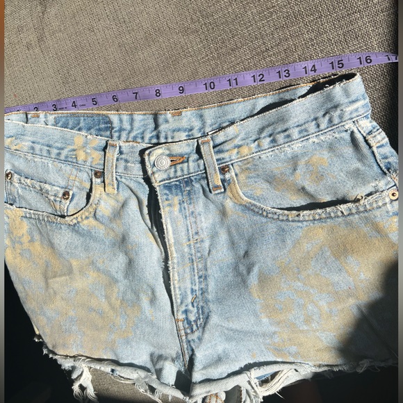 Distressed Levi High Waisted 550 Shorts - Picture 8 of 10